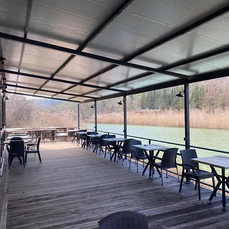 Hotel Capella Hideaway *