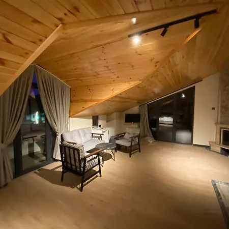 Capella Hideaway Шиле