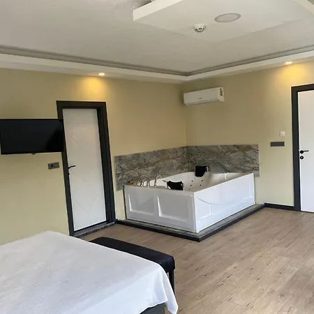 Hotel Capella Hideaway