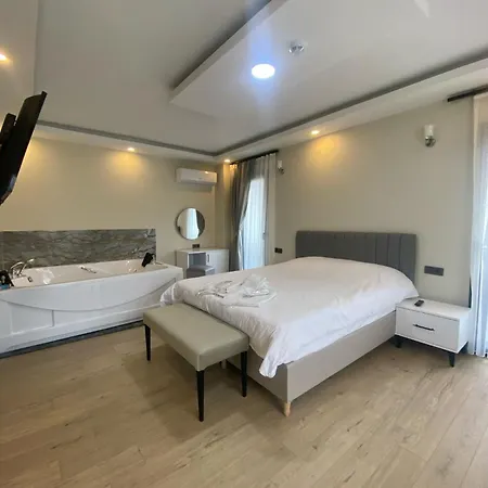 Capella Hideaway