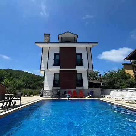 Capella Hideaway